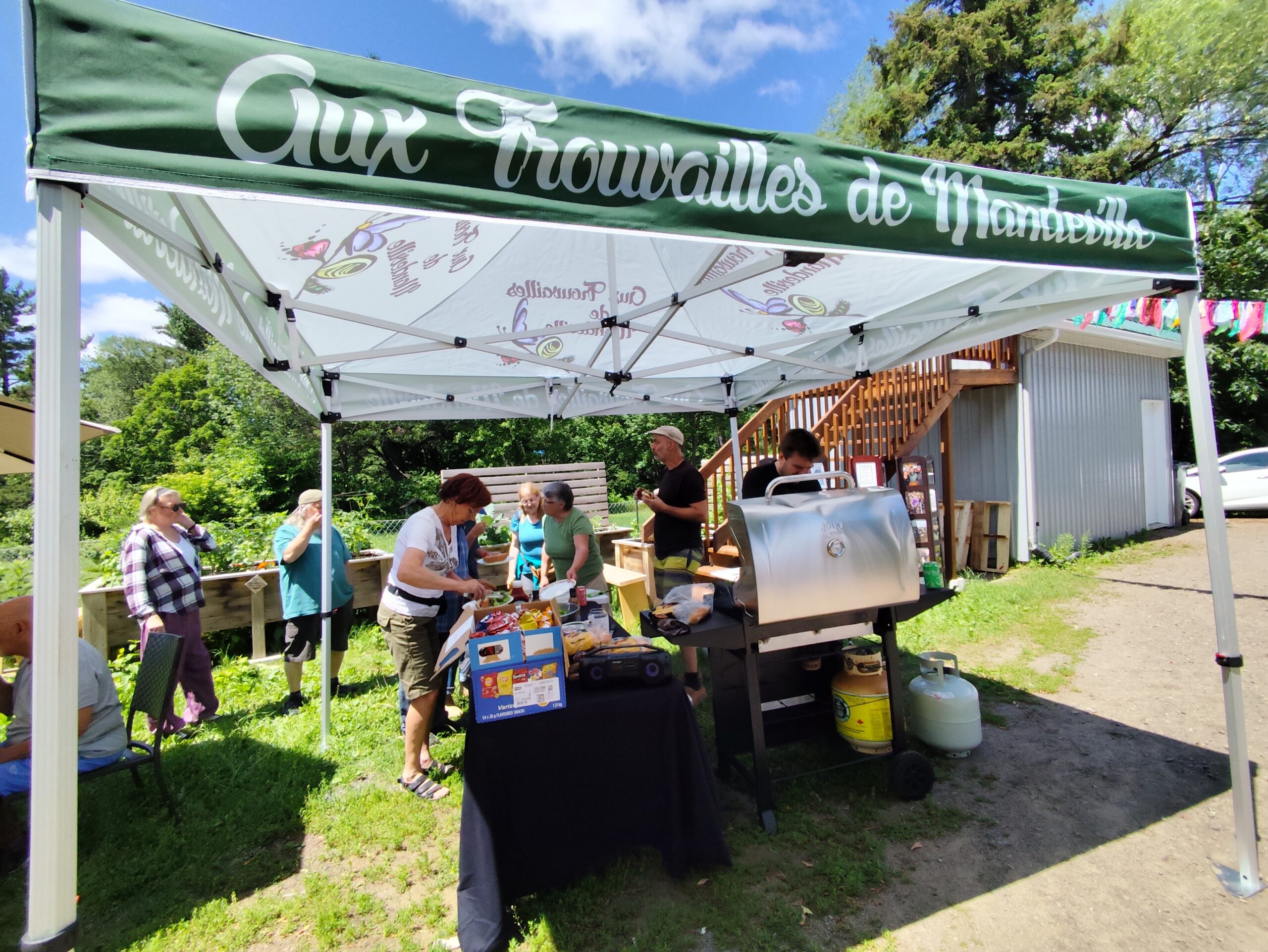 Dîner barbecue hot-dog