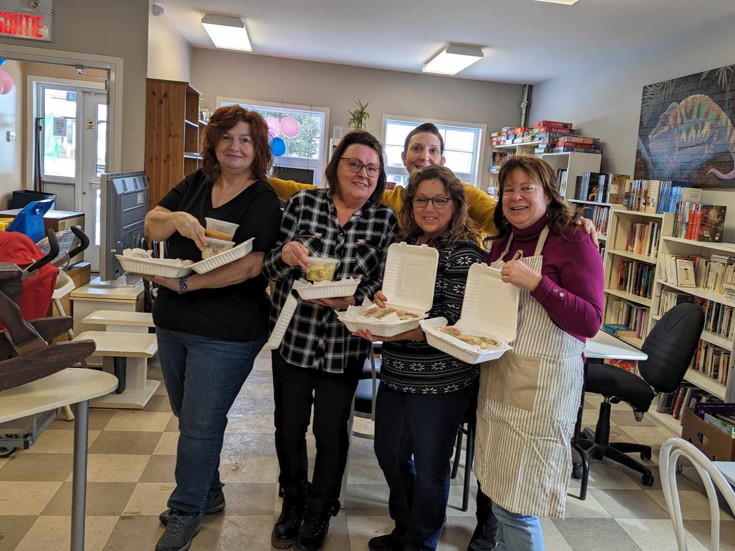 Photo du camion avec des denrées alimentaires 1